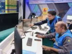 Petugas-Dispatcher-PLN-Siaga-Kelistrikan-Idul-Fitri